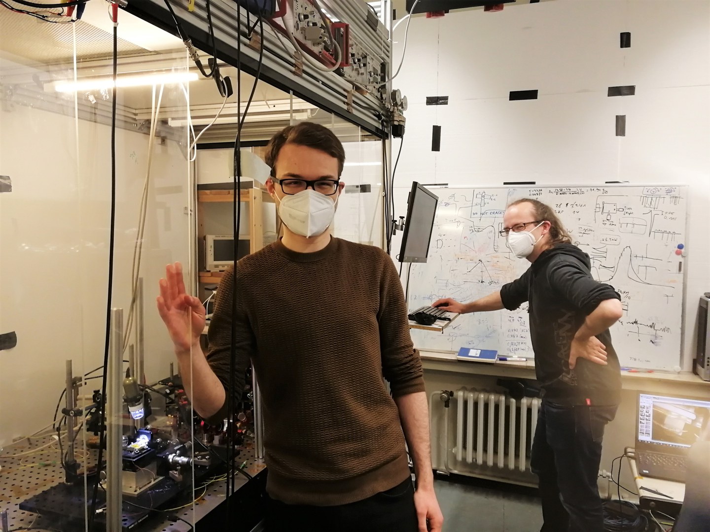 2021: Hannes and Lukas in the fiber lab